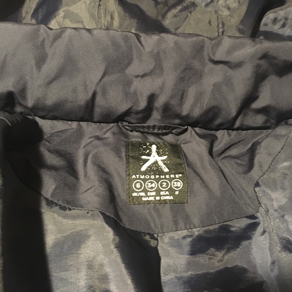 Atmosphere Hooded Jacket - Picture 7 of 8